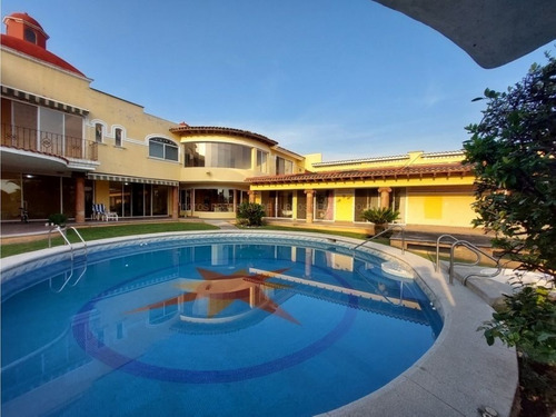 Casa En Condominio De Lujo En Residencial Bugambilias A 15 Minutos De Cuernavaca