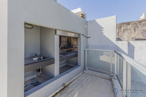 Departamento De 3 Ambientes Con Cochera Fija En Recoleta