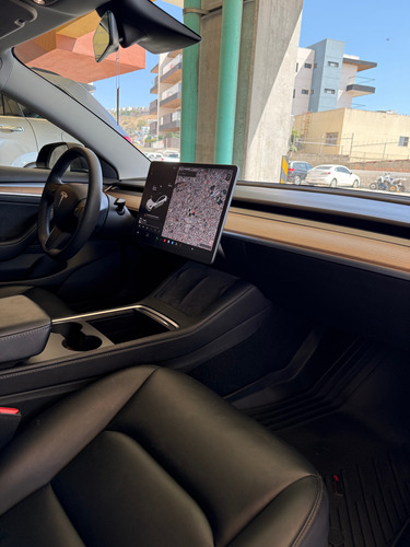 Tesla Model 3 Standar Plus