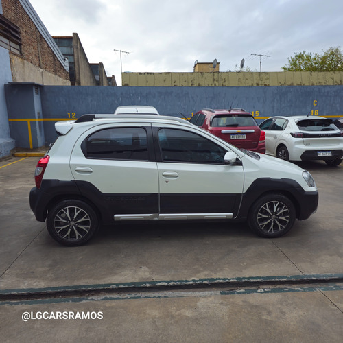Toyota Etios 1.5 Cross