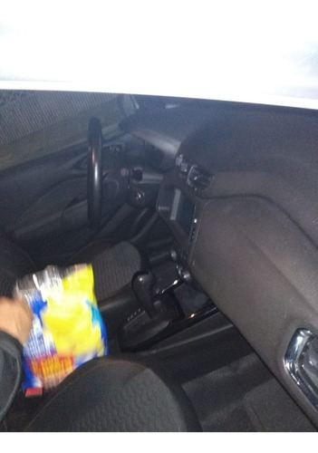 Imagem 4 de 9 de Chevrolet Onix Ltz