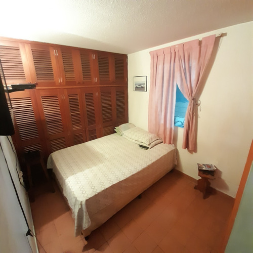 Imagen 7 de 8 de Apartamento En El Valle. Amoblado, Piso Bajo. Avenida Principal. Gran Oferta. Estacionamiento Techado Con Vigilancia. Gran Oportunidad