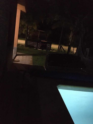 Alquilo Casa, Piscina Climatizada (uso Exclusivo, No Es Compartida) Por Bomba De Calor, Atlántida, Menos De Dos Cuadras Playa