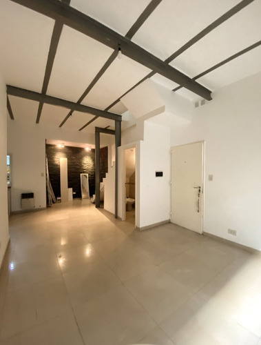 Imagen 3 de 14 de Departamento Tipo Casa En Venta En Lanus Oeste