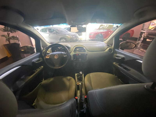 Imagem 9 de 11 de Fiat Punto Attractive 2016