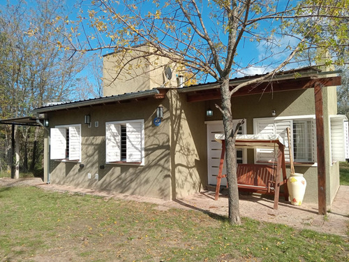 Casa En Venta. 2 Dorm. Villa Ciudad Parque