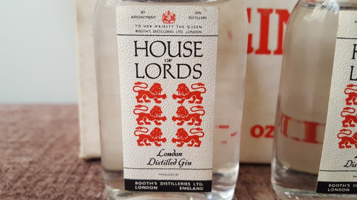 Caja De Botellas En Miniatura Booth's House Of Lords Gin (Usado)