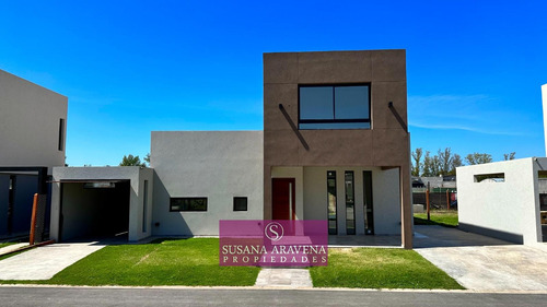 Casa En Venta En Spring Park