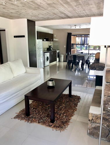 Imagen 3 de 14 de Casa En Alquiler Solanas