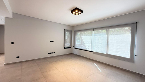 Casa En Venta A Estrenar En Barrio Cerrado En Bella Vista
