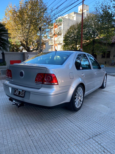 Volkswagen Bora 1.8 Highline T 180cv Cuero