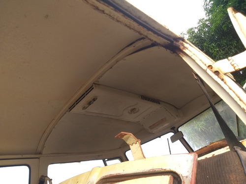 Imagem 6 de 14 de Volkswagen Vw Kombi Corujinha Estilo Ambulancia Antiga Raro