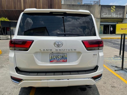 Imagen 5 de 13 de Toyota Land Cruiser