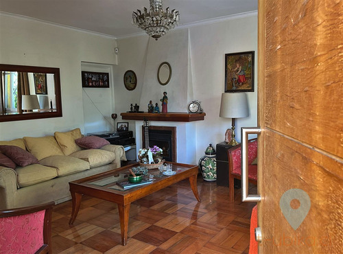 Linda Casa En Tranquila Calle, 3d 2b + Servicios, Ñuñoa