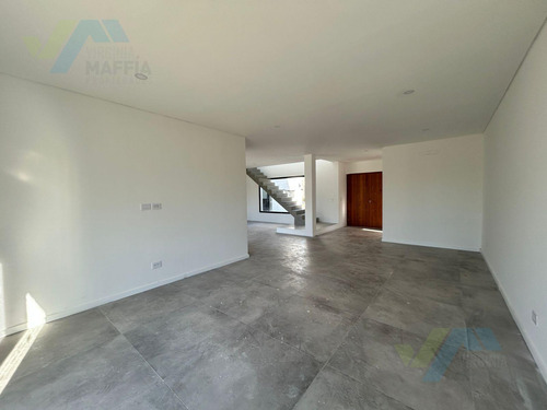 Casa En Venta 5 Amb En Altos De Campo Grande