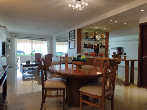 Venta Apartamento 3 Dormitorios En Suite, Península, Frente Al Puerto, Punta Del Este- Ref: 11642