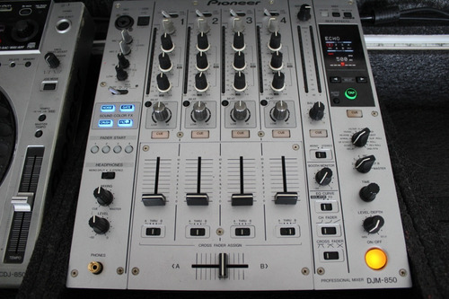 Imagen 1 de 4 de Pioneer Djm850 C/ Estuche (case)