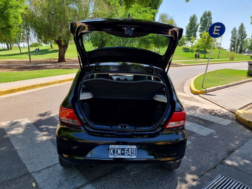 Imagen 6 de 13 de Volkswagen Gol Trend 2011 1.6 Pack I Excelente Permuto