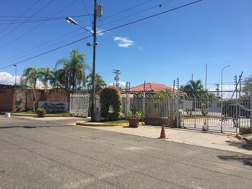 Imagen 3 de 14 de Venta Casa 1 Nivel ubicada En La Urbanización La Ensenada