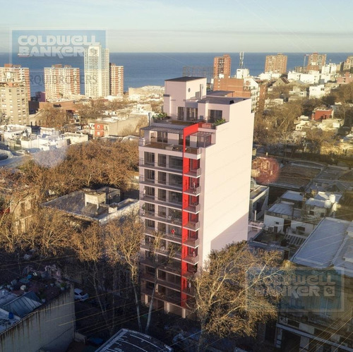 Apartamento De 2 Dormitorios En Alquiler En Centro