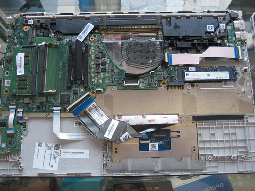 Laptop Hp 15-dy1006la: Intel Core I7 10th Gen No Prende (Usado)