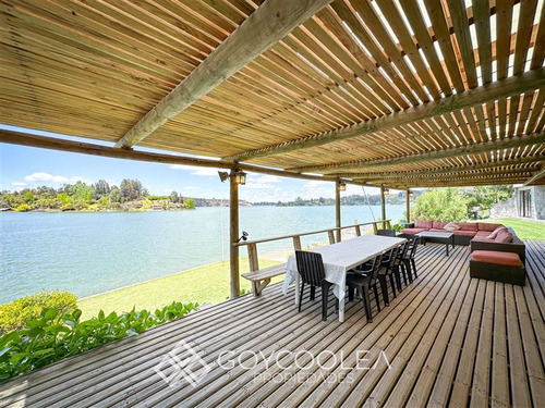 Casa En Venta De 9 Dorm. En Las Cabras