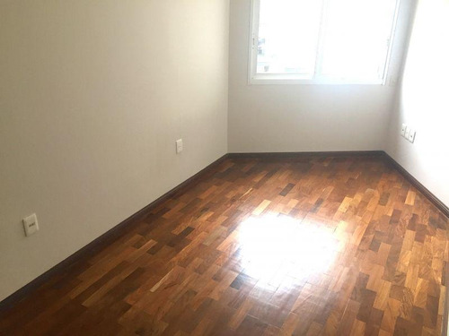 Venta Apartamento Tres Dormitorios Y Servicio Rambla Pta Carretas Garaje Doble