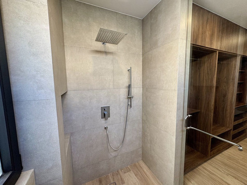 Residencia De Lujo Con Alberca, Área Verde Posterior- Altozano