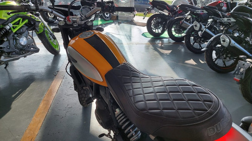 Imagen 10 de 15 de Ducati Scrambler 800 Classic Inmaculada !!!!