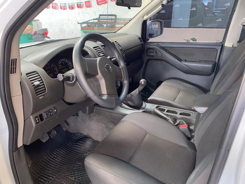 Imagem 9 de 9 de Nissan Frontier Xe 2.5 Branco 2013