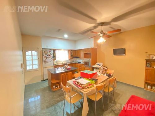 Imagen 10 de 30 de Triplex 5 Ambientes Con Jardin Parilla Terraza Y Cocheras - Liniers