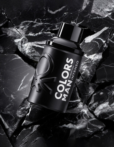 Perfume Benetton Colors Black Intense para homens, volume unitário de 100 ml