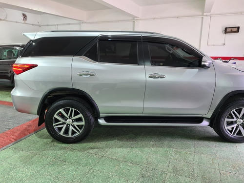Toyota Sw4 2.8 Srx 177cv 4x4 7as At 2017