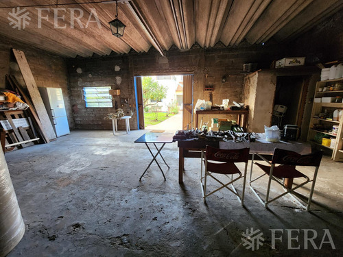 Venta Casa De 5 Ambientes Con Cochera En Wilde