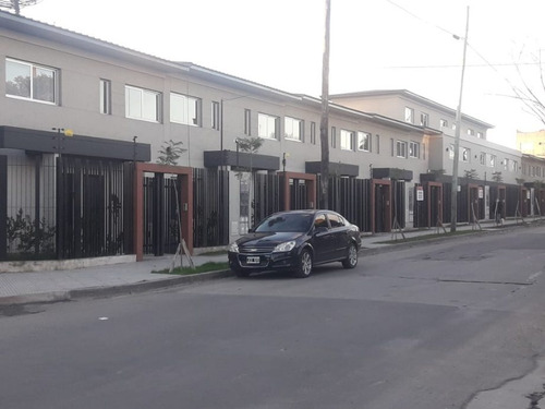 Duplex De 3 Ambientes En Venta - Moron Norte