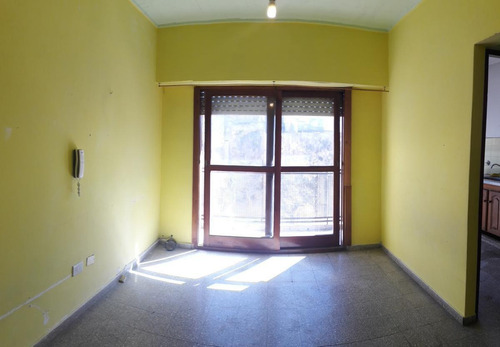 Imagen 1 de 3 de Departamento - La Plata