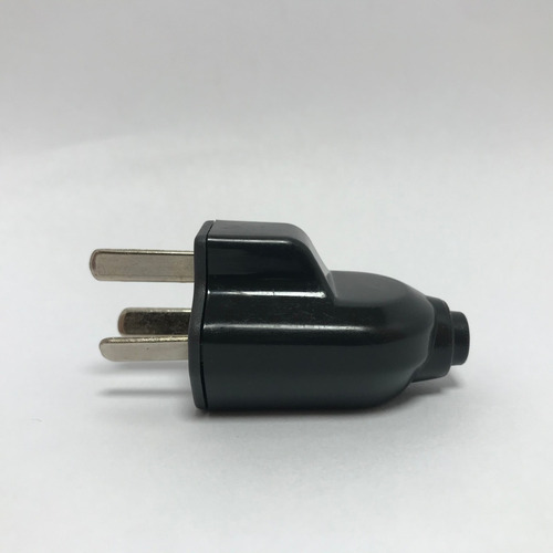 Imagen 3 de 8 de 10 Fichas Macho 3 Patas Tipo Kalop 220v 10 A Blanco O Negro