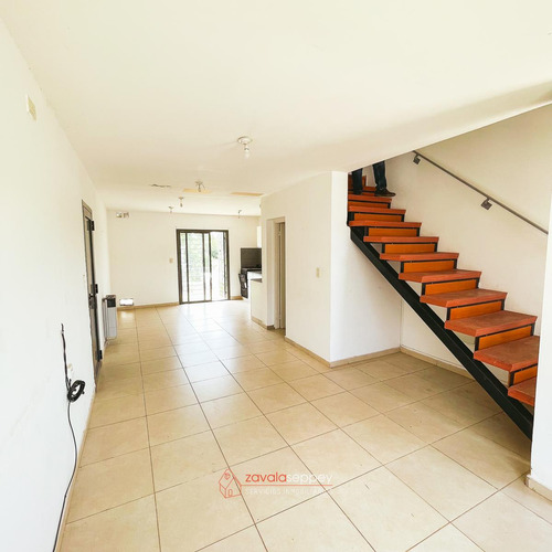 Duplex En Venta/alquiler En Villa Allende - 2 Dormitorios - Cochera, Asador Y Pileta - Seguridad