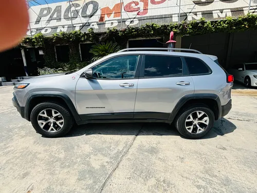 Jeep Cherokee 3.3l Trailhawk At