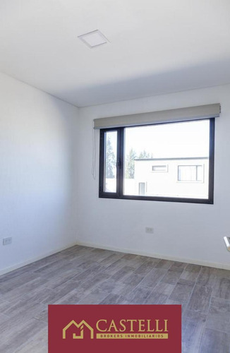 Duplex De 4 Ambientes En Venta En Pilar