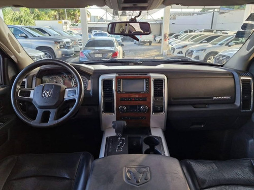 Dodge Ram 2500 5.7 Pickup Crew Cab Laramie 4x2 Mt