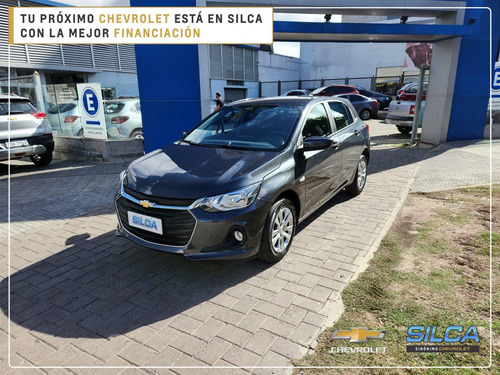 Imagen 1 de 18 de Chevrolet Onix Lt 1.0 2024 Gris Oscuro 0km