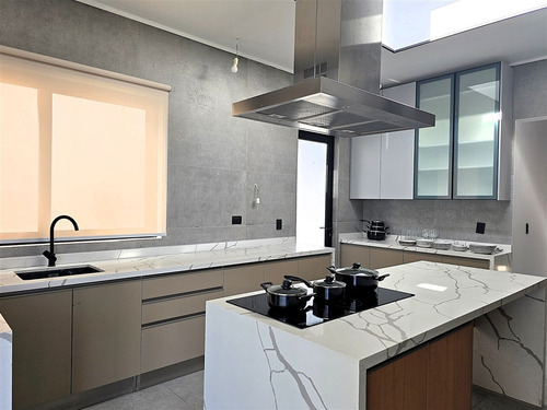 Arriendo Casa 4d + Servicio 3b 5e + Piscina, La Rein