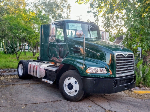 Imagen 2 de 8 de Mack Pinnacle 2013