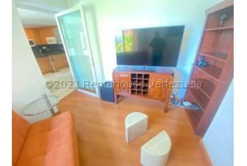 #23-5703 Espectacular Y Comodo Apartamento En Solar Del Hatillo