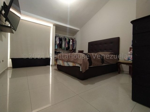 Imagen 4 de 12 de Townhouse En Venta En El Limon 22-13309 Jcm