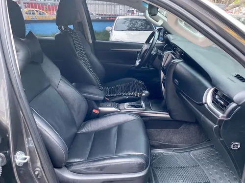 Toyota Fortuner 2.4 SRV AT