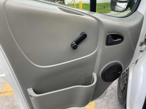 Imagen 10 de 13 de Renault Trafic 1.9 Tdi Mt 2013