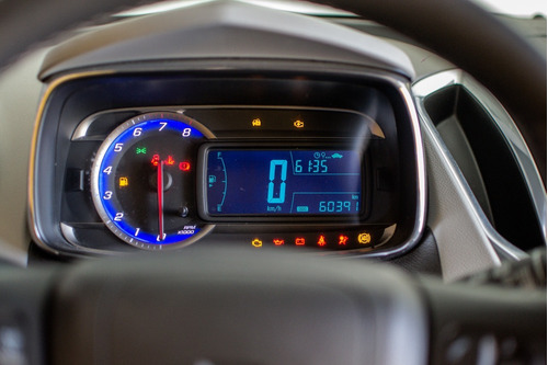 Imagen 10 de 18 de Chevrolet Tracker 2015 1.8 Ltz Fwd Mt 140cv Pfa