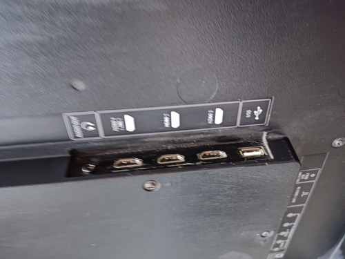 Pantalla Insignia De 50 Por Piezas O Reparar Pregunta (Usado)